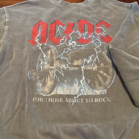 AC⚡️DC Top - Picture 2 of 3